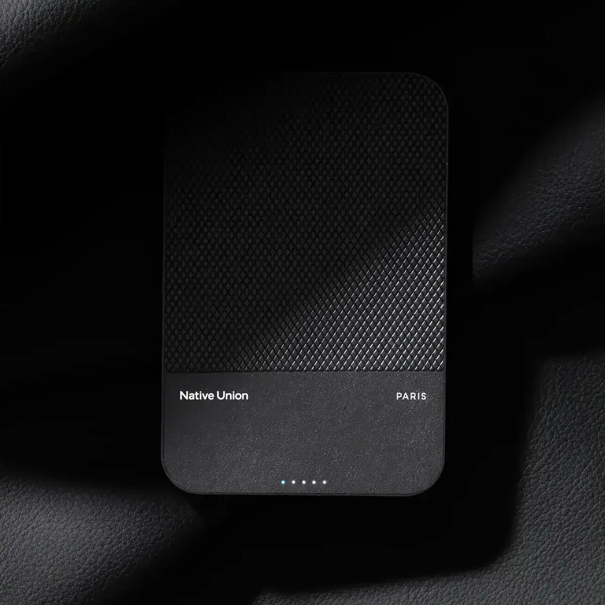 Native Union - (Re)Classic Power Bank with MagSafe Wireless Charging - Powerbank z ładowaniem MagSafe - Image 8